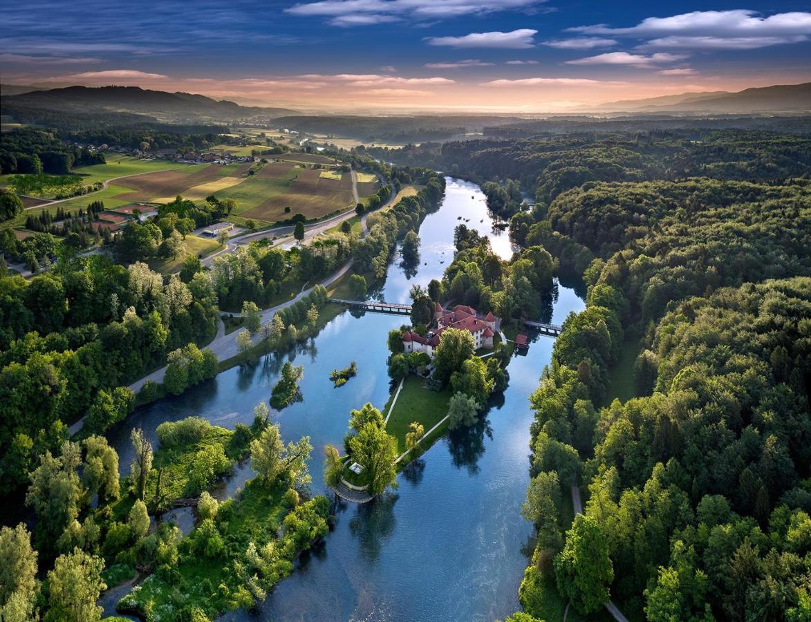Hotel Grad Otocec - Relais Chateaux Екстериор снимка