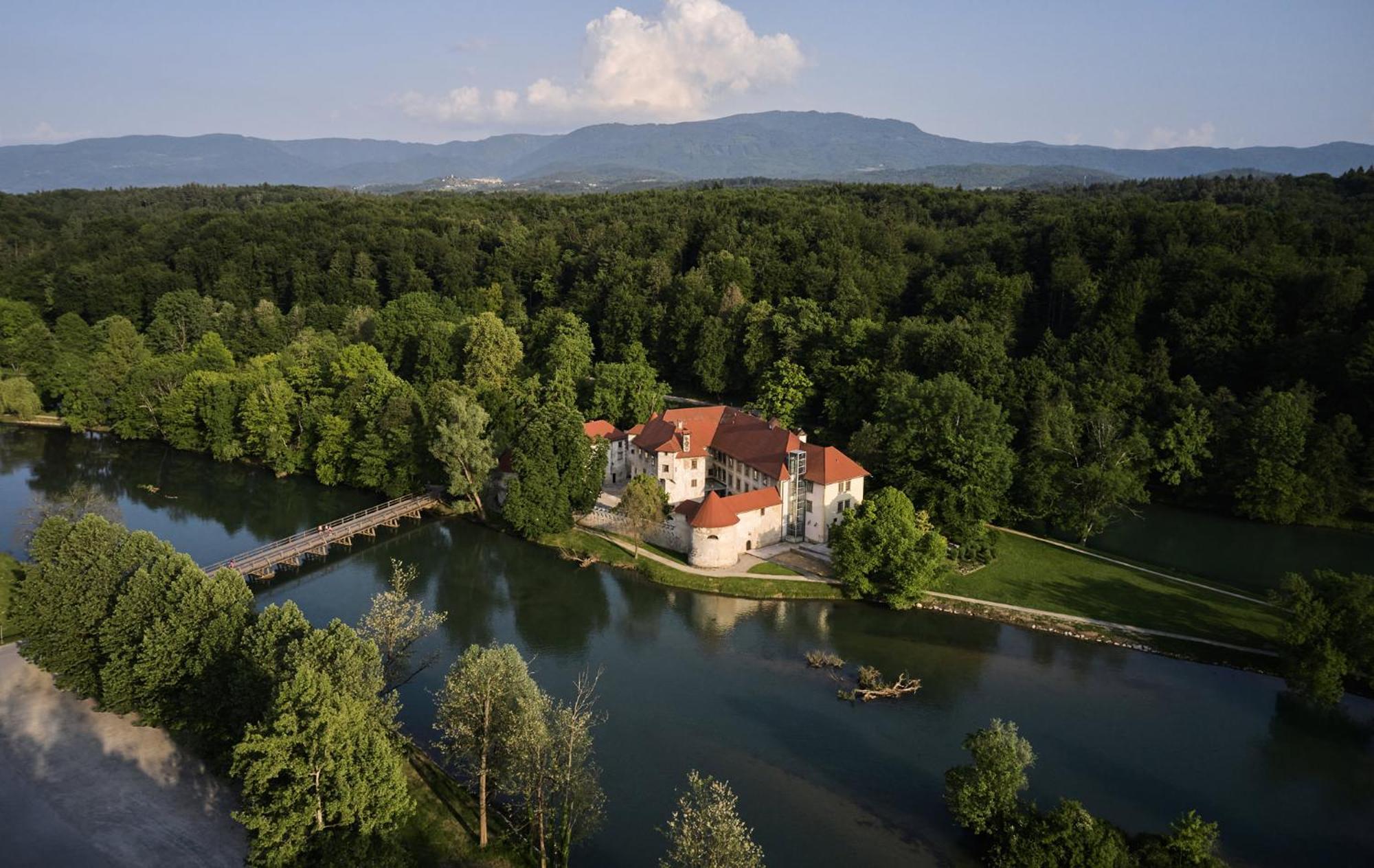 Hotel Grad Otocec - Relais Chateaux Екстериор снимка