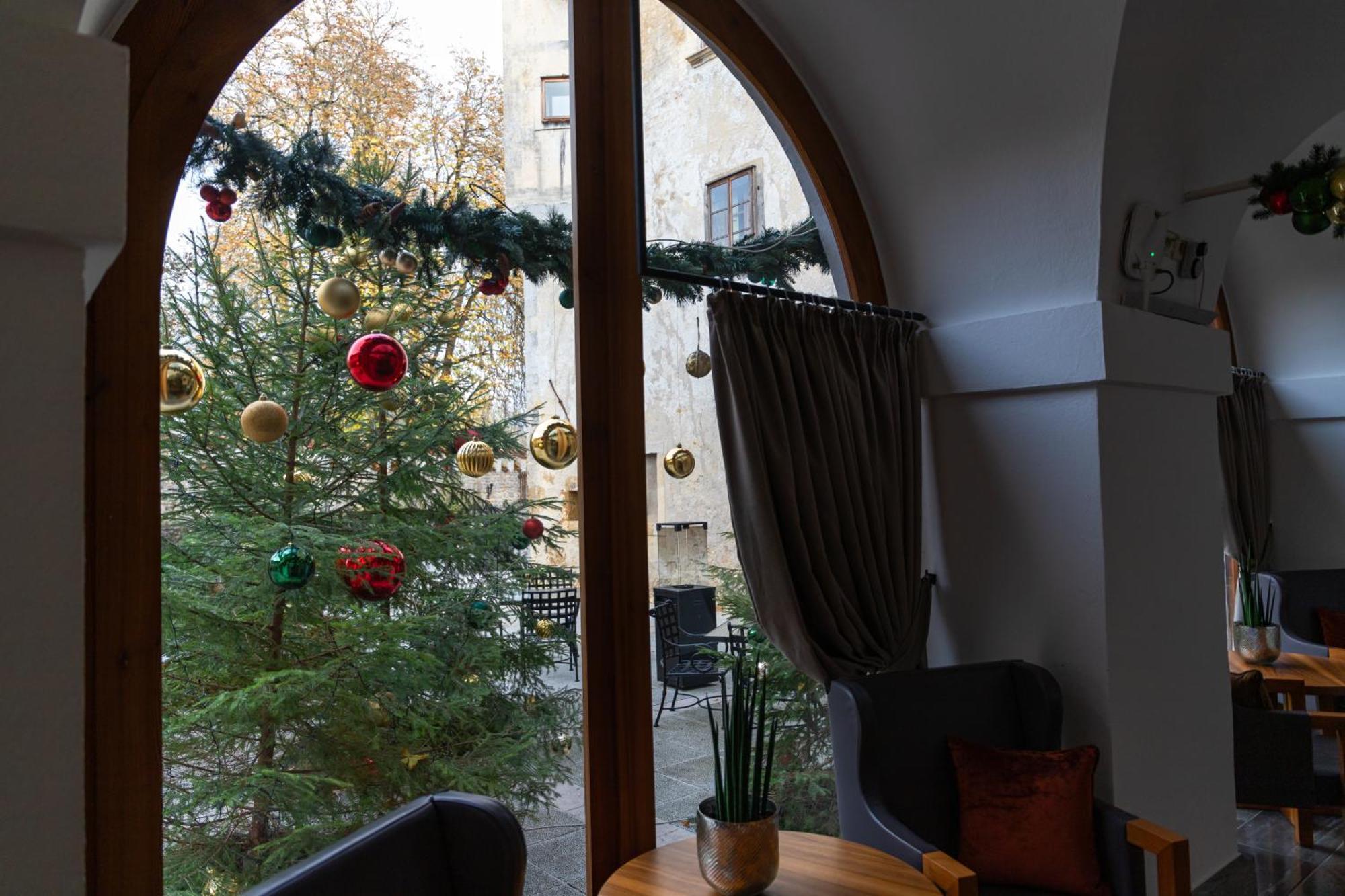 Hotel Grad Otocec - Relais Chateaux Стая снимка